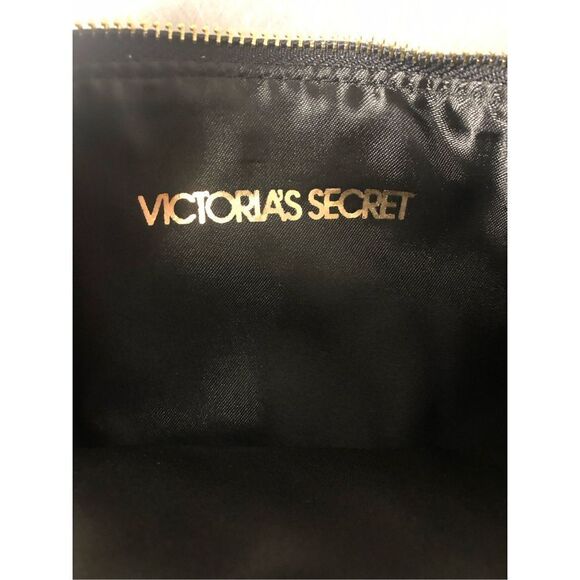 Victoria’s Secret Women’s Gold Shimmery Zip Up Makeup Cosmetic Bag - Picture 3 of 6